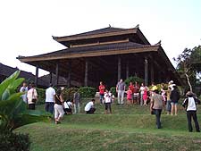 いつもここに大きな蛇がいるんですよ!