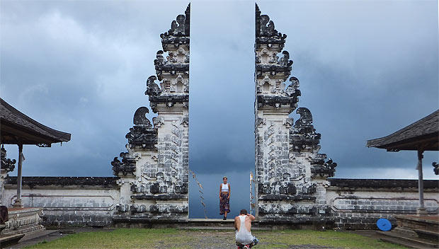 バリ島東部ランプヤン寺院ツアー